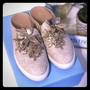 Antonio Melani “Lorra” slip ons